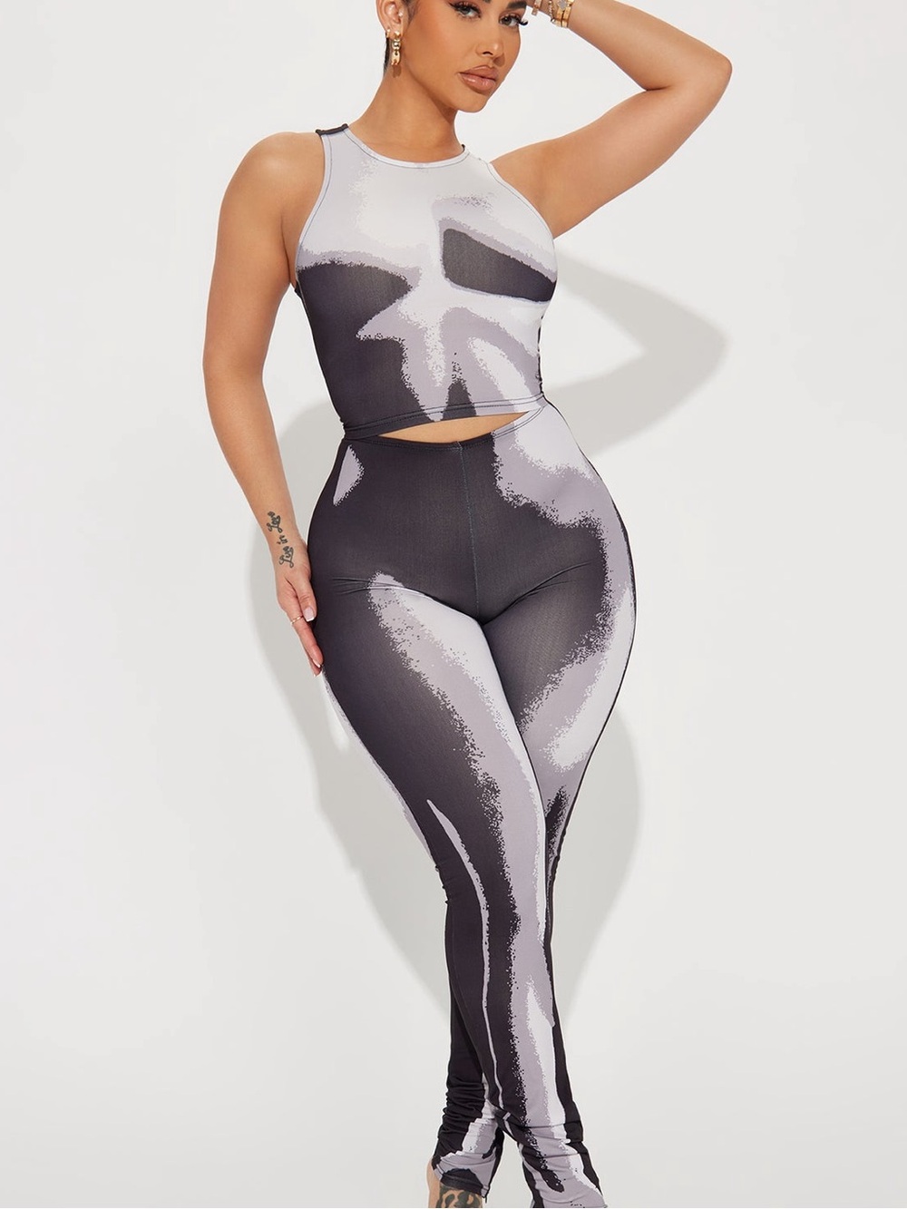 Fashion Nova Gray & White Sculptural Print High-Waist Leggings sexy and tight